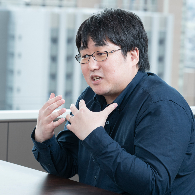 異なる性質を持つ組織間で引き起こす化学反応